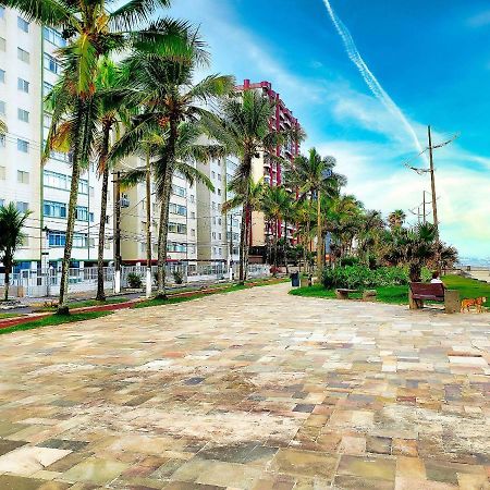 برايا جراندي Apartamento Na Vila Caicara Em Predio Frente Mar Com Excelente Localizacao Por Reserva Praia المظهر الخارجي الصورة