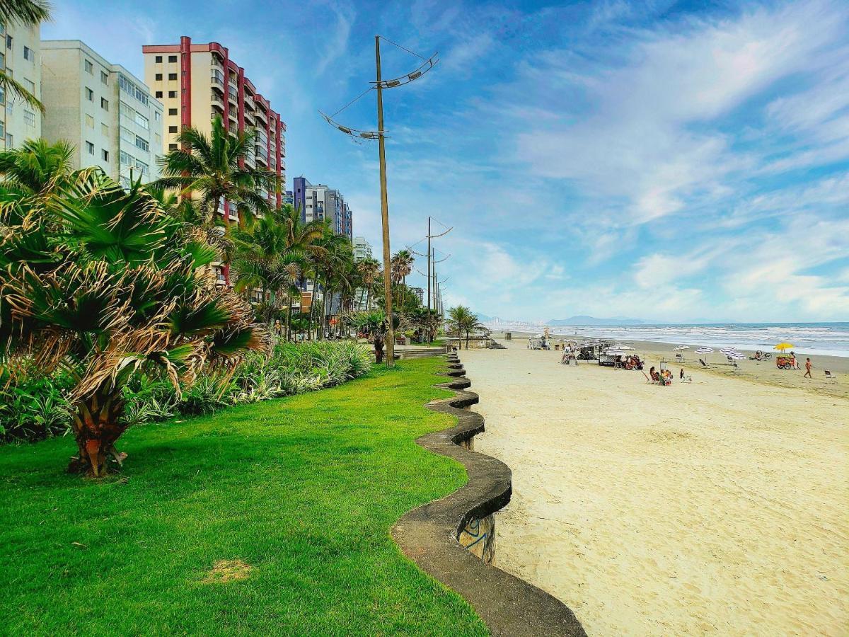برايا جراندي Apartamento Na Vila Caicara Em Predio Frente Mar Com Excelente Localizacao Por Reserva Praia المظهر الخارجي الصورة