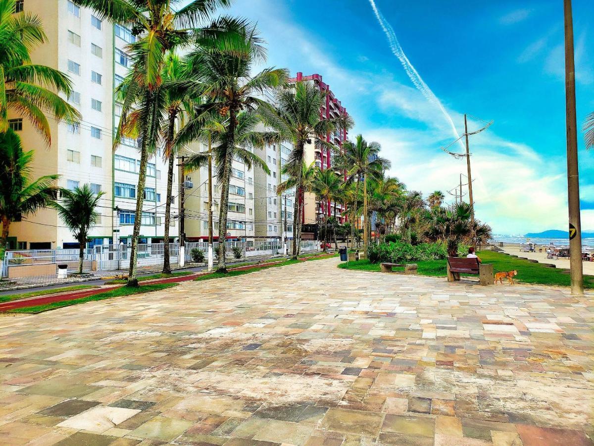 برايا جراندي Apartamento Na Vila Caicara Em Predio Frente Mar Com Excelente Localizacao Por Reserva Praia المظهر الخارجي الصورة